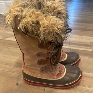 Sorel snow boots. Joan of Arc style. Good condition